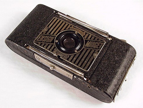 Closed Ensign Midget Model 22 Camera